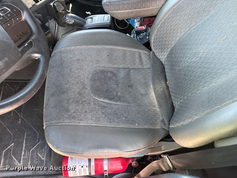 image for item YA1037 2019 Volvo VNL semi truck