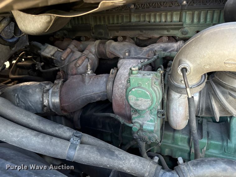 image for item YA1037 2019 Volvo VNL semi truck