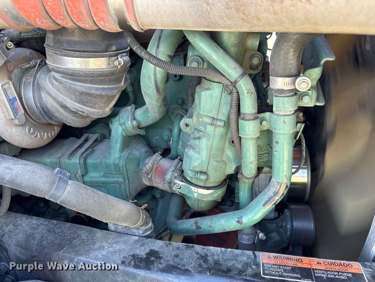 image for item YA1037 2019 Volvo VNL semi truck