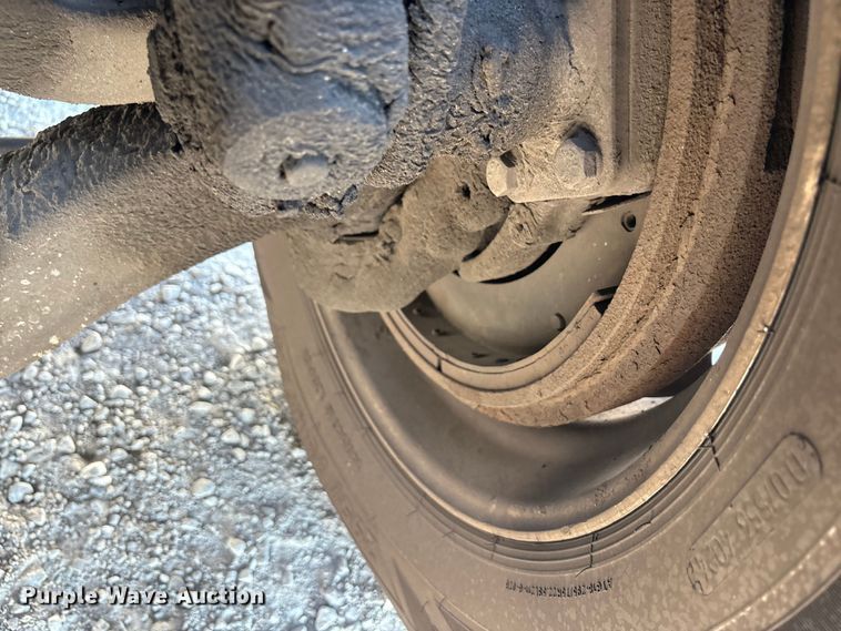 image for item YA1037 2019 Volvo VNL semi truck