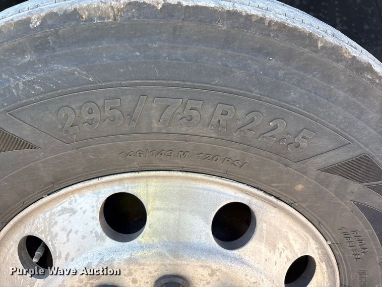 image for item YA1037 2019 Volvo VNL semi truck