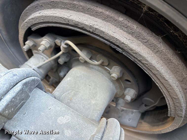 image for item YA1037 2019 Volvo VNL semi truck