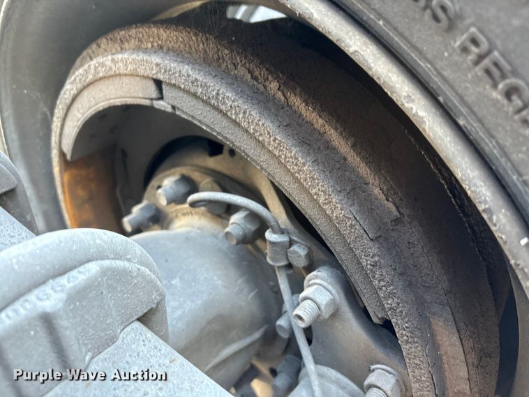 image for item YA1037 2019 Volvo VNL semi truck