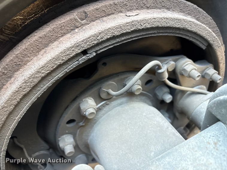 image for item YA1037 2019 Volvo VNL semi truck