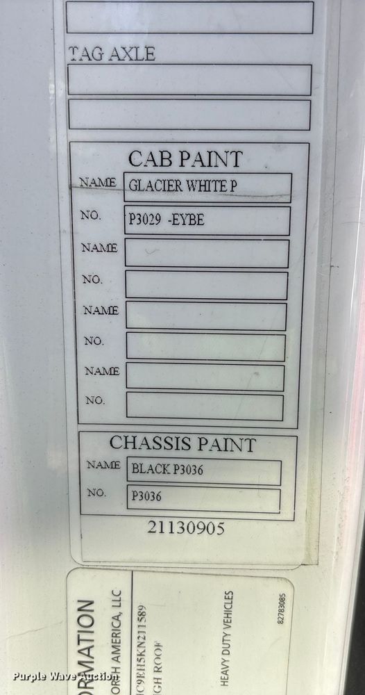 image for item YA1037 2019 Volvo VNL semi truck