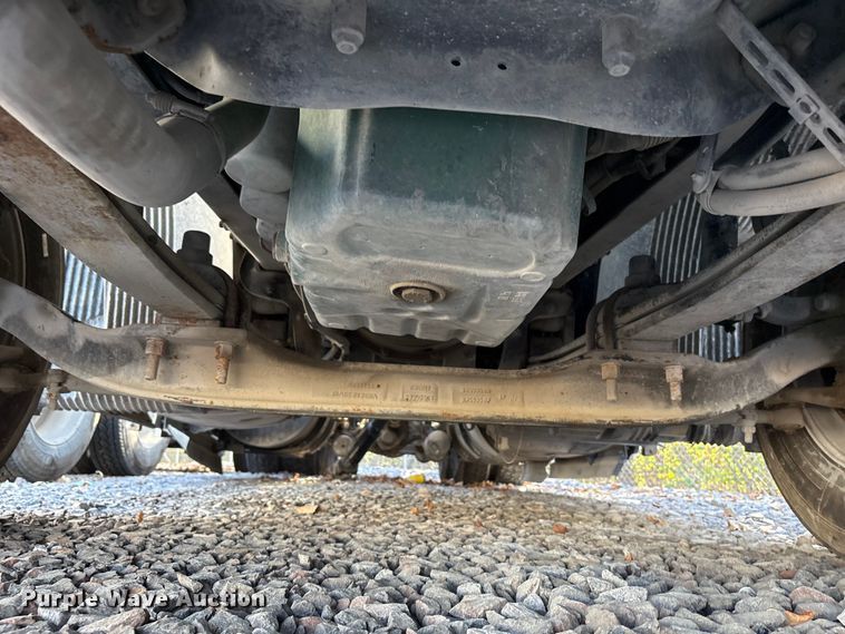 image for item YA1040 2019 Volvo VNL semi truck