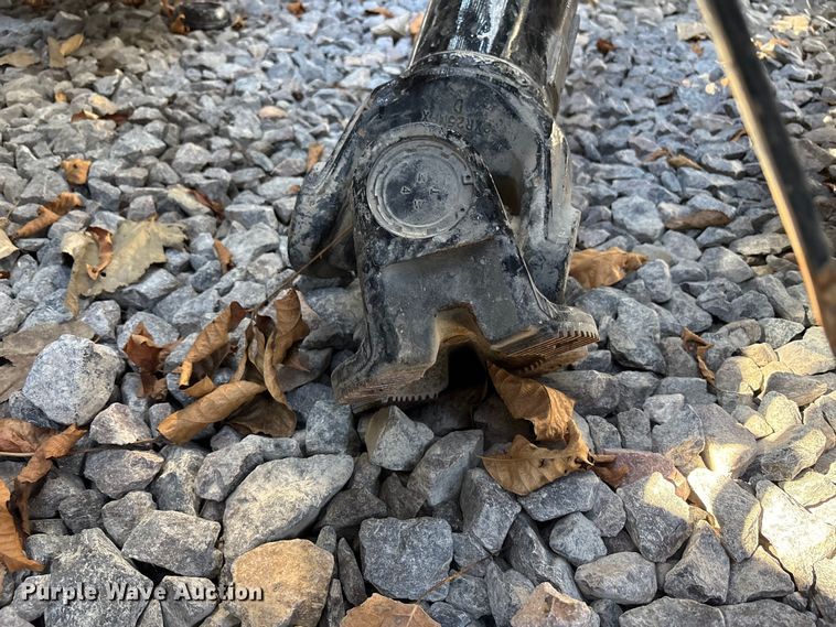 image for item YA1040 2019 Volvo VNL semi truck