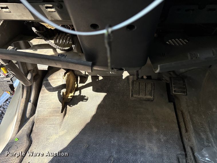 image for item YA1040 2019 Volvo VNL semi truck