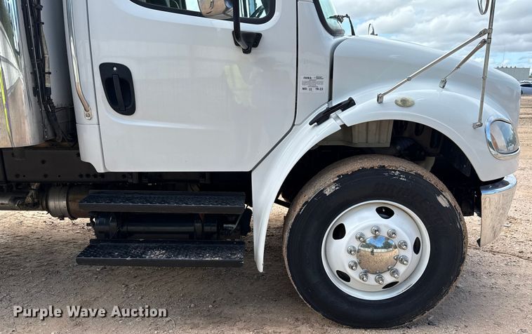 image for item YA1053 2017 Freightliner Business Class M2 refrigerated truck