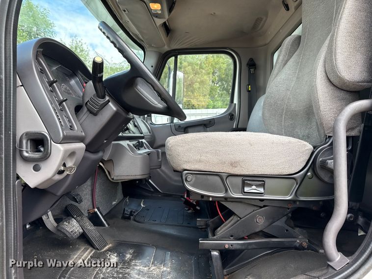 image for item YA1053 2017 Freightliner Business Class M2 refrigerated truck