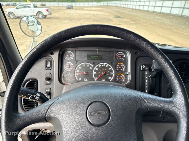 image for item YA1053 2017 Freightliner Business Class M2 refrigerated truck