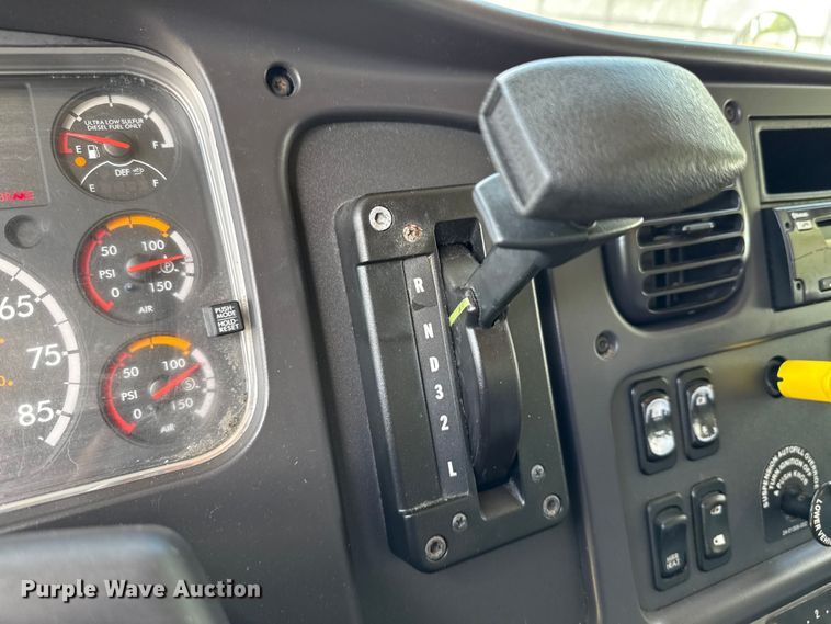 image for item YA1053 2017 Freightliner Business Class M2 refrigerated truck