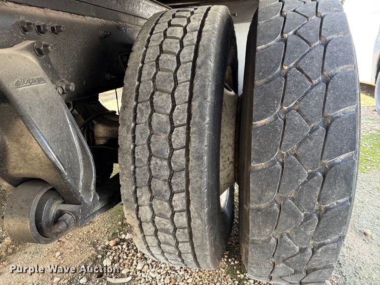 image for item YA1053 2017 Freightliner Business Class M2 refrigerated truck