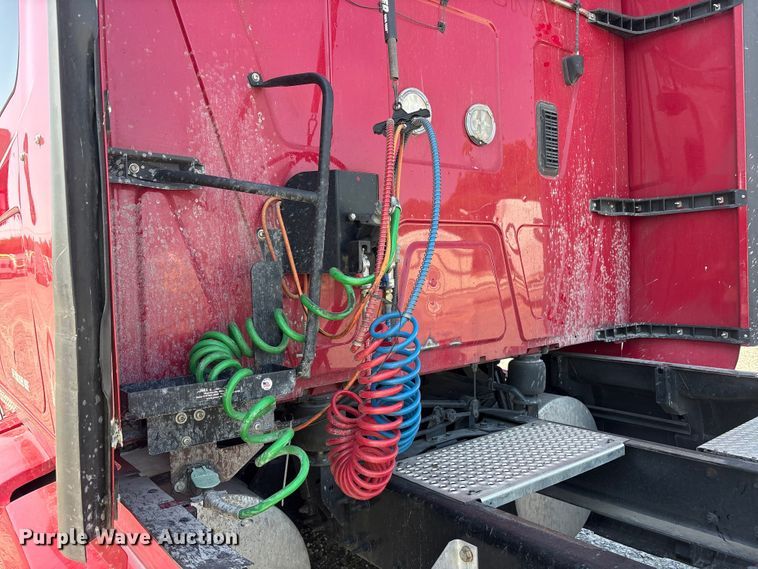 image for item YA1087 2021 International LT625 semi truck