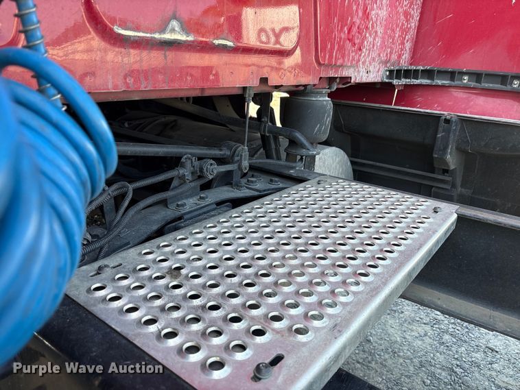 image for item YA1087 2021 International LT625 semi truck