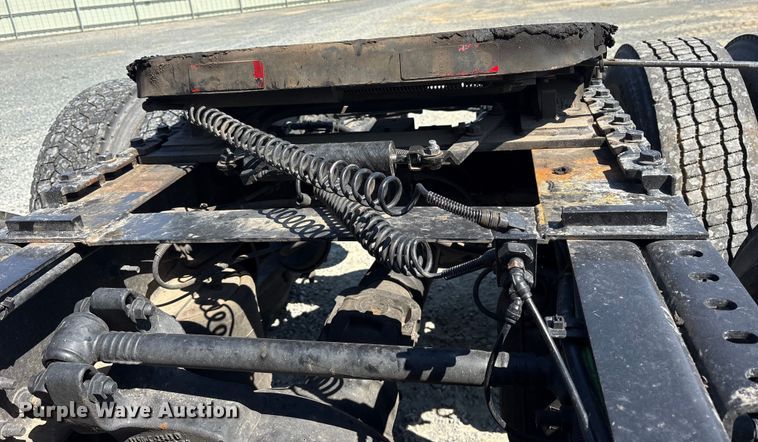 image for item YA1087 2021 International LT625 semi truck