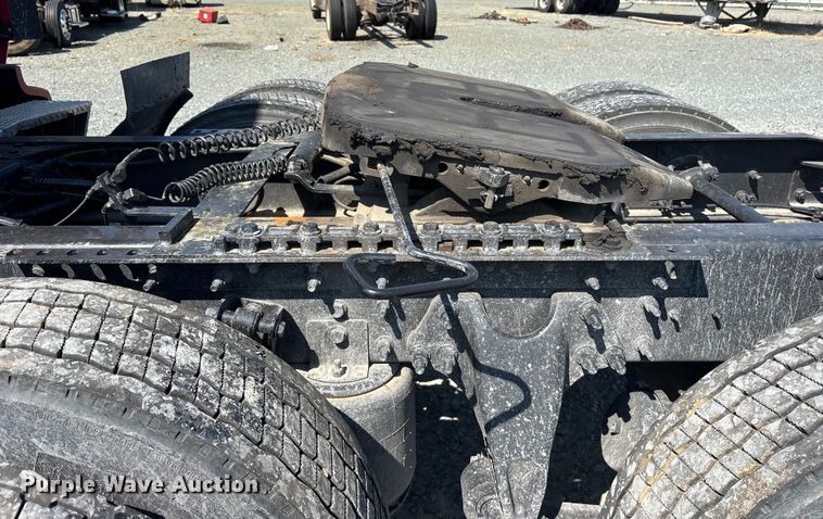 image for item YA1087 2021 International LT625 semi truck