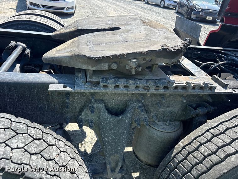 image for item YA1087 2021 International LT625 semi truck