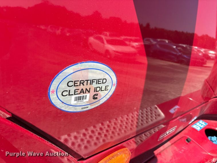 image for item YA1087 2021 International LT625 semi truck