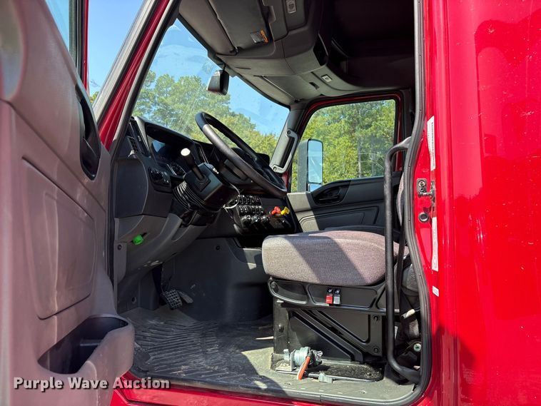 image for item YA1087 2021 International LT625 semi truck