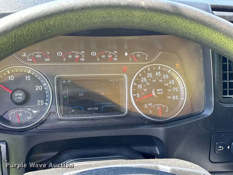 image for item YA1087 2021 International LT625 semi truck