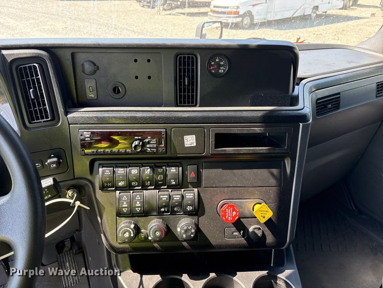 image for item YA1087 2021 International LT625 semi truck