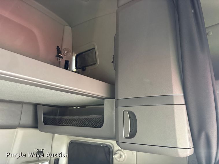 image for item YA1087 2021 International LT625 semi truck