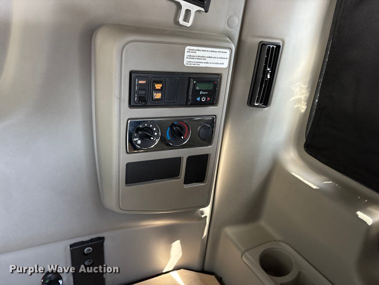 image for item YA1087 2021 International LT625 semi truck