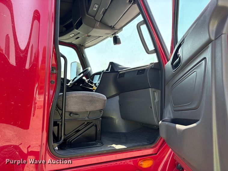 image for item YA1087 2021 International LT625 semi truck