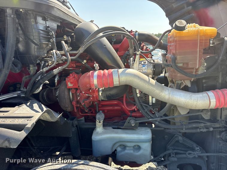 image for item YA1087 2021 International LT625 semi truck