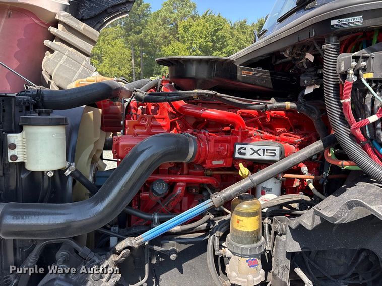 image for item YA1087 2021 International LT625 semi truck