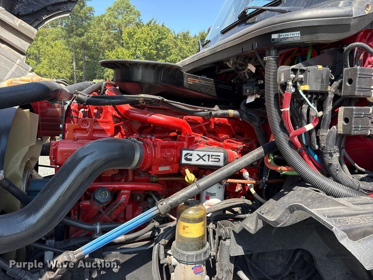 image for item YA1087 2021 International LT625 semi truck