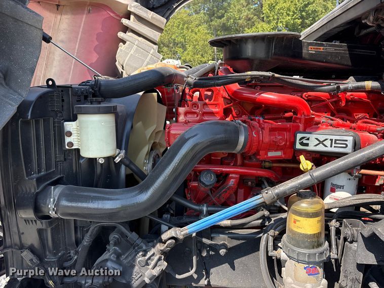 image for item YA1087 2021 International LT625 semi truck