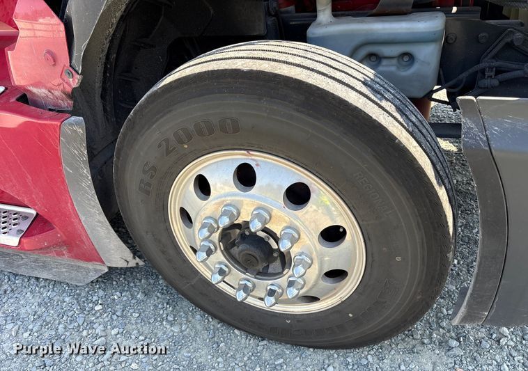 image for item YA1087 2021 International LT625 semi truck