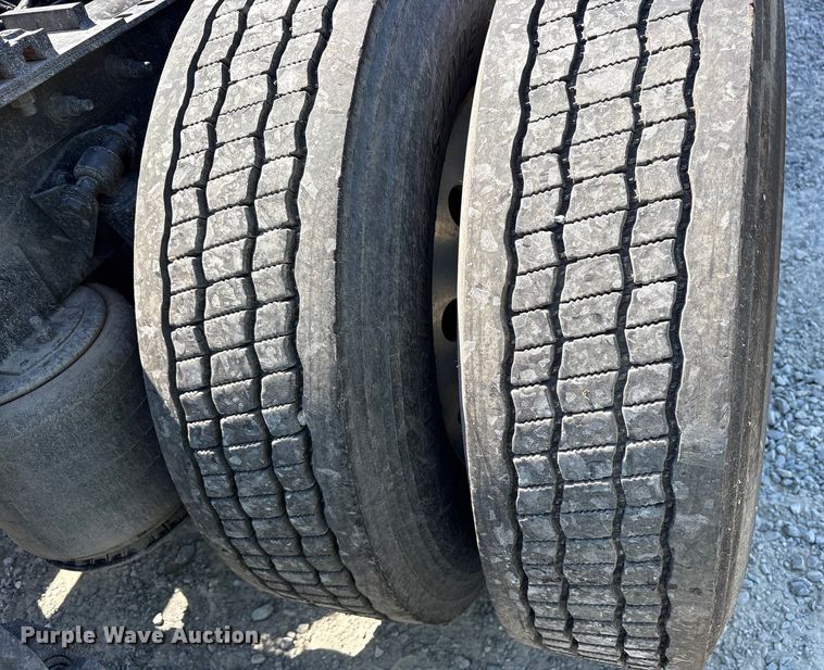 image for item YA1087 2021 International LT625 semi truck