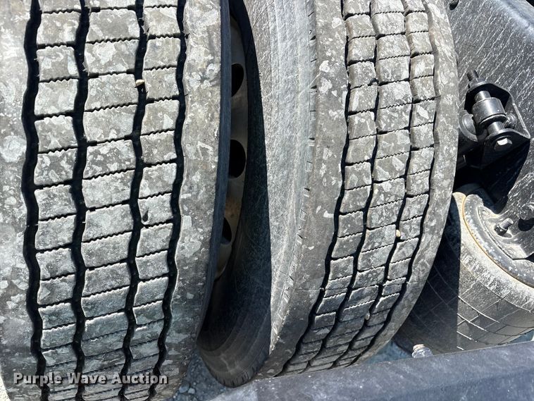 image for item YA1087 2021 International LT625 semi truck