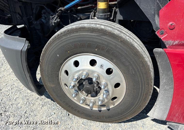 image for item YA1087 2021 International LT625 semi truck