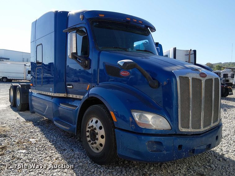 image for item YA1162 2019 Peterbilt 579 semi truck