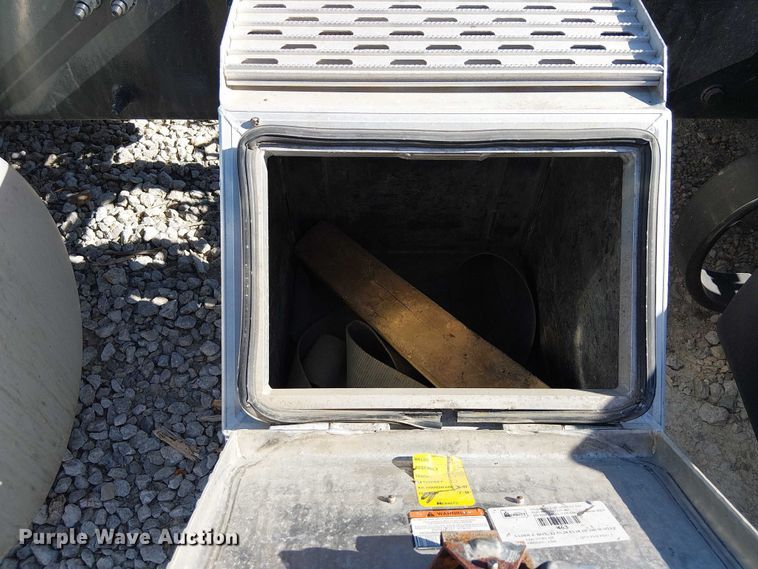 image for item YA1162 2019 Peterbilt 579 semi truck