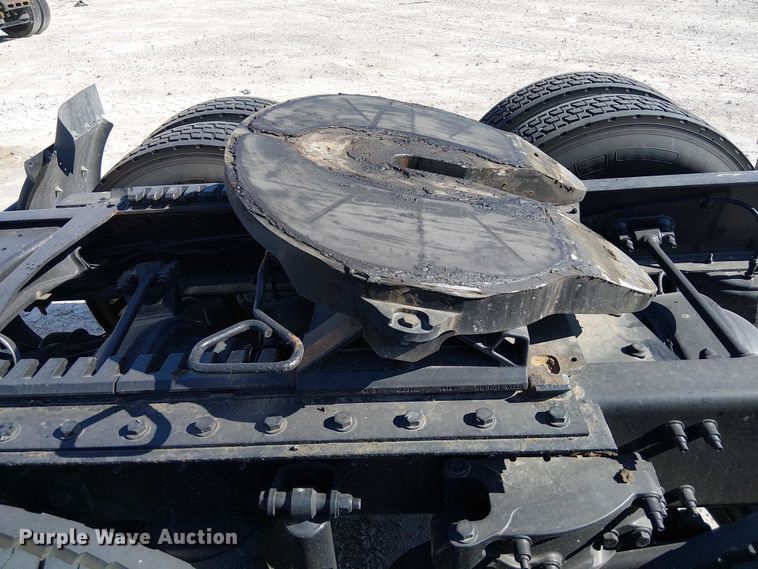 image for item YA1162 2019 Peterbilt 579 semi truck