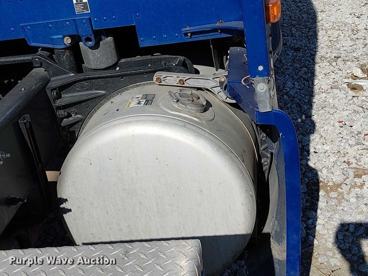 image for item YA1162 2019 Peterbilt 579 semi truck