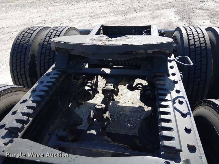 image for item YA1162 2019 Peterbilt 579 semi truck