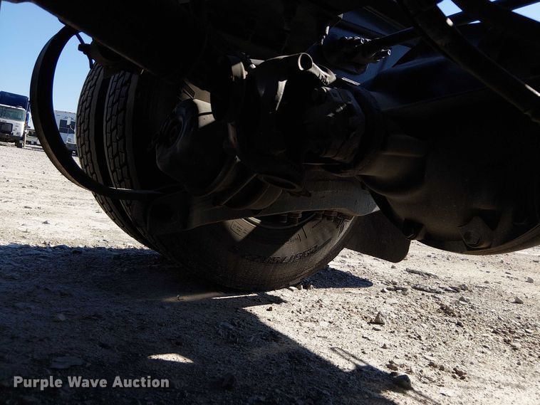 image for item YA1162 2019 Peterbilt 579 semi truck