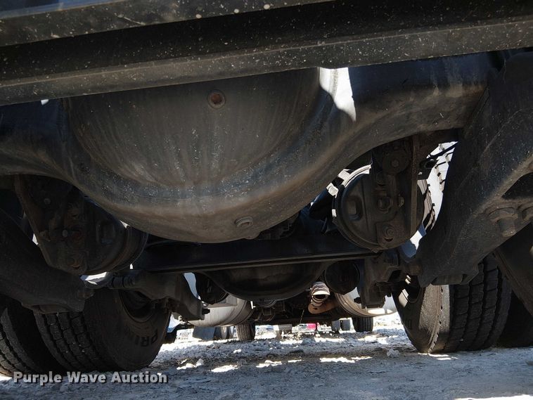 image for item YA1162 2019 Peterbilt 579 semi truck