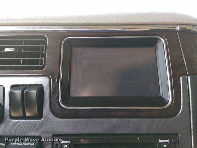 image for item YA1162 2019 Peterbilt 579 semi truck