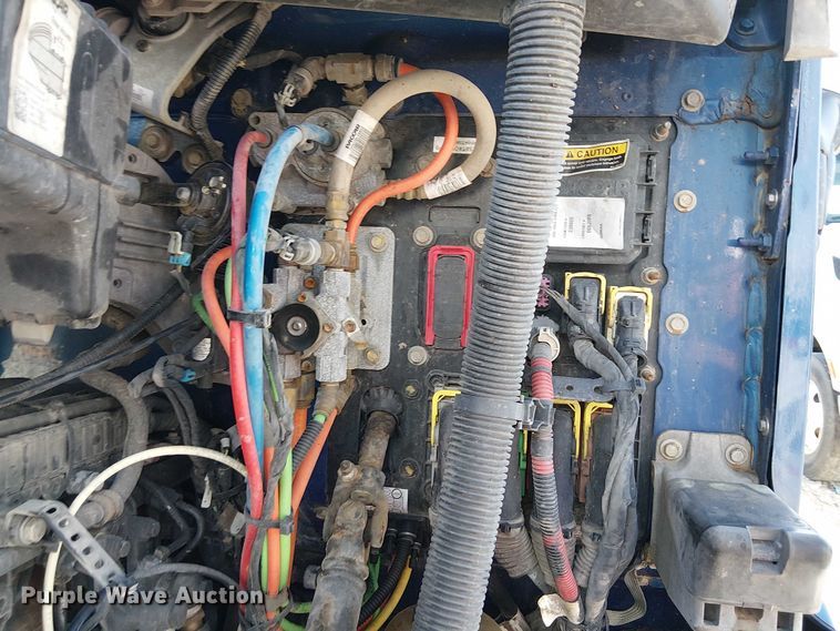 image for item YA1162 2019 Peterbilt 579 semi truck