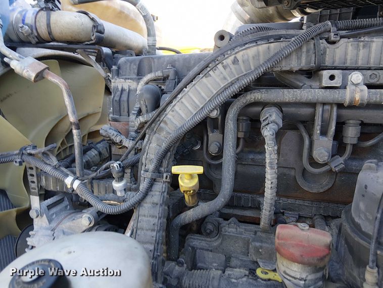 image for item YA1162 2019 Peterbilt 579 semi truck