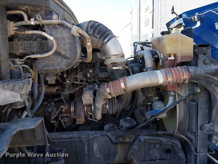 image for item YA1162 2019 Peterbilt 579 semi truck