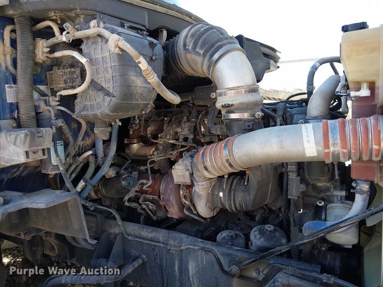 image for item YA1162 2019 Peterbilt 579 semi truck