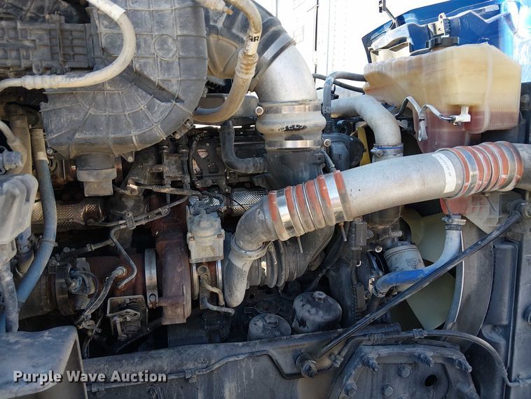 image for item YA1162 2019 Peterbilt 579 semi truck